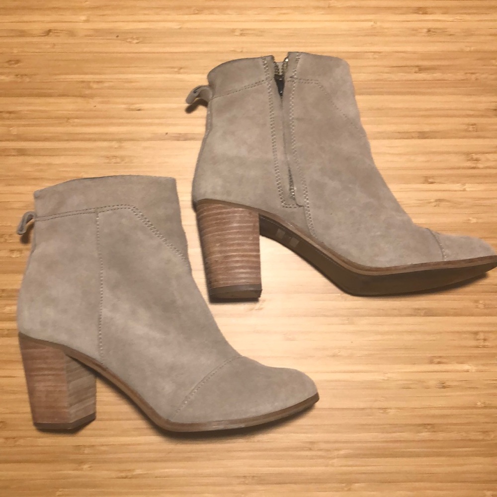 Tom’s Suede Ankle Boots / Booties Stacked Heel